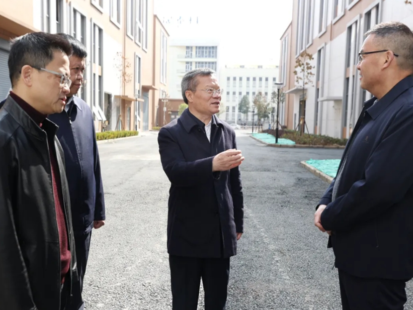 �������������غ͸���������������ЧͶ�ʺͿ�������������չ���